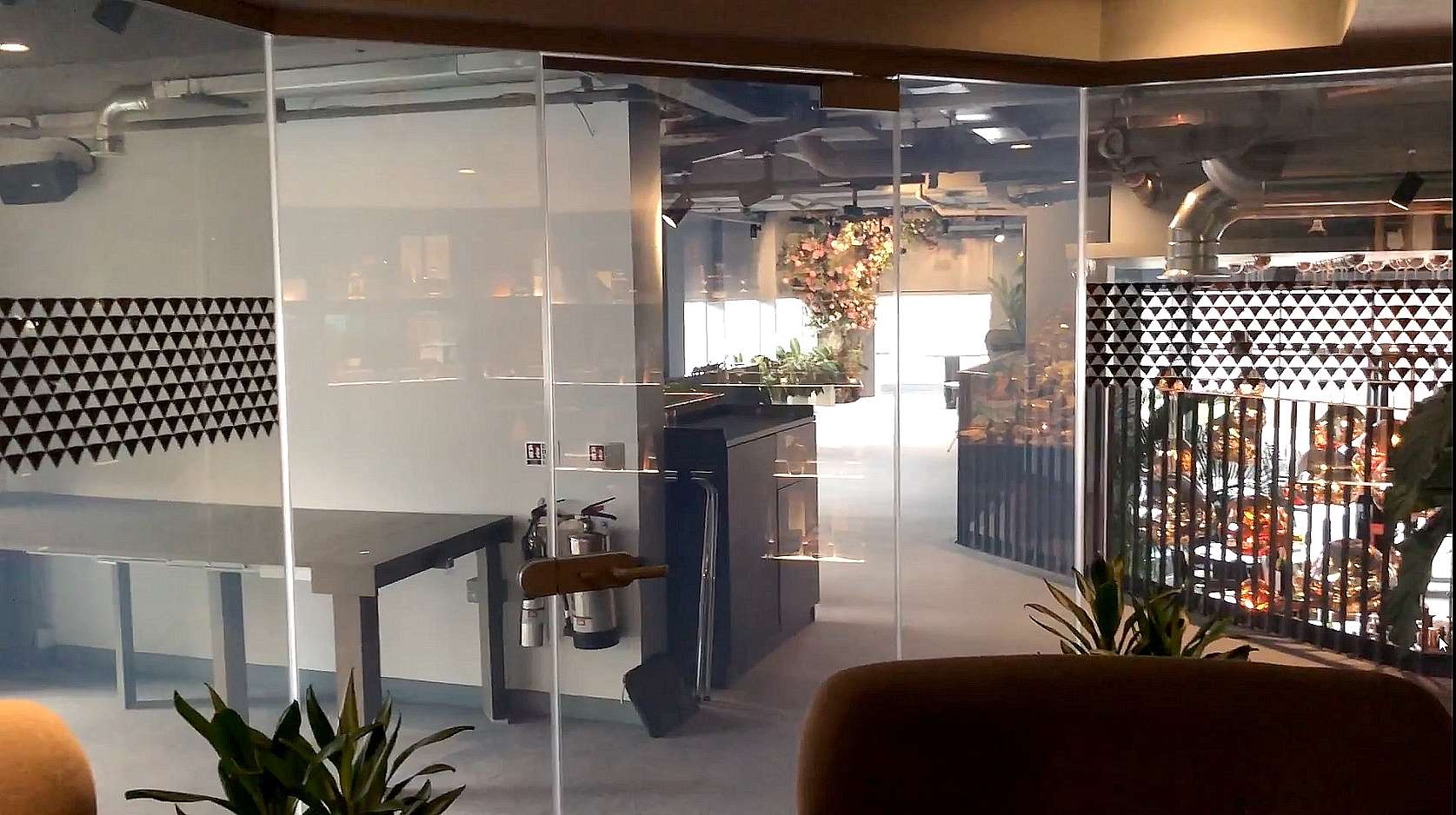 Příčka s chytrou fólií smartglass